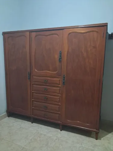 Guarda-roupas clássico estilo Chipandelle