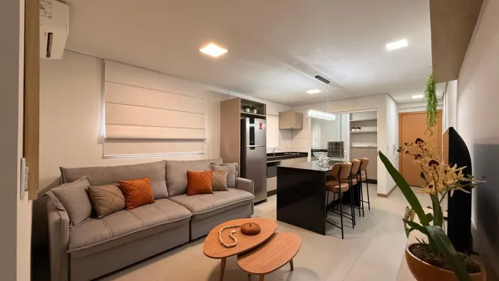Apartamento com 2 dormitórios para alugar, 64 m² por R$ 4.010,00/mês - Zona 07 - Maringá/P