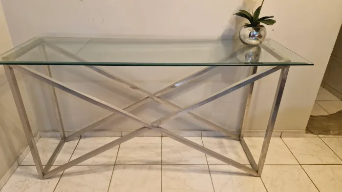 Vendo Aparador de inox com tampa de vidro