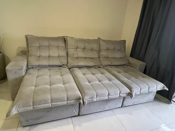 Sofá novo , sem detalhes . Parcelamos em até 12x no cartão de crédito