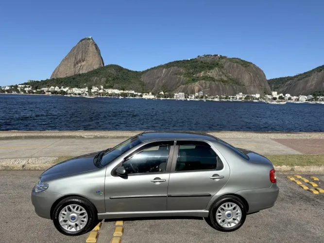 Fiat Siena HLX 1.8 MPI Flex 8V 4P 2008