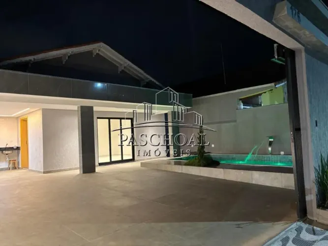 Casa à Venda em Real, Praia Grande - SP