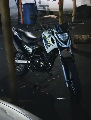 Crosser 150c 2018  só pegar e rodar IPVA pago sem multa.