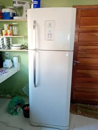 Geladeira Electrolux Frost Free semi nova 560 litros