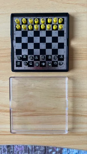 Xadrez magnético miniatura 