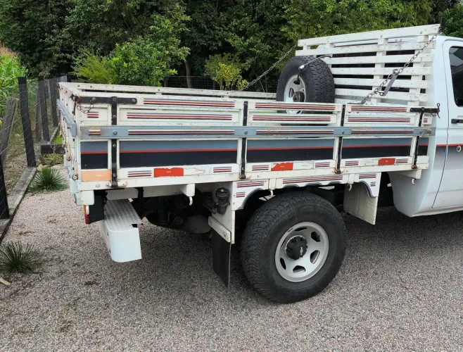 Carroceria usada D20 ou F1000