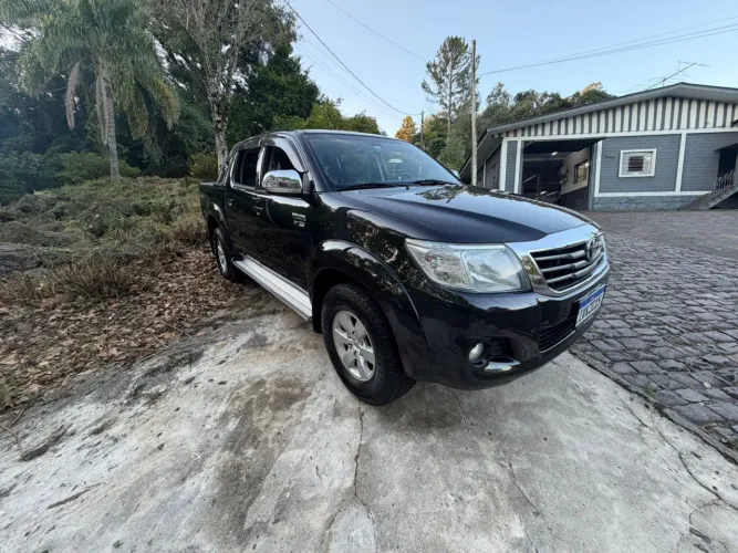 Toyota Hilux CD SRV 4X4 2.7 Flex 16V Aut. 2014