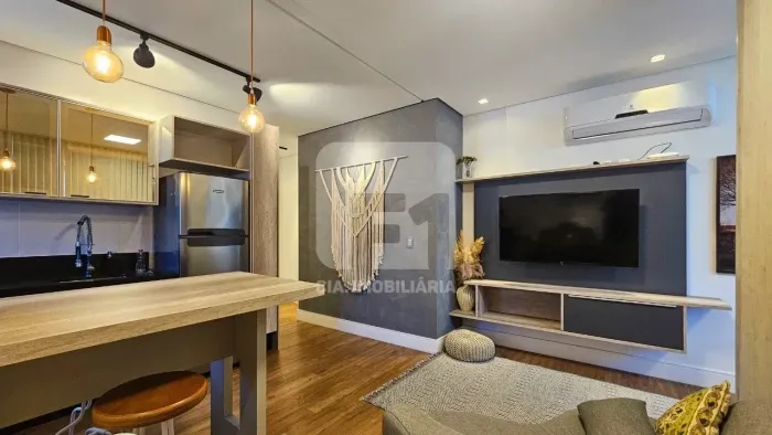 Amplo studio decorado, pronto para morar, em um dos condomínios mais desejados - Florianóp