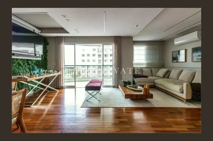 Venda/ Pompeia/ 108m²/ 3 dormitórios/ 2 suítes/ 2 vagas/ Ótima localização.