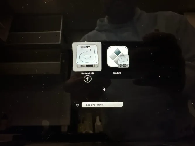 MacBook Pro com Touch Bar - Tela de Retina 16.9 pol - 4gb de vídeo