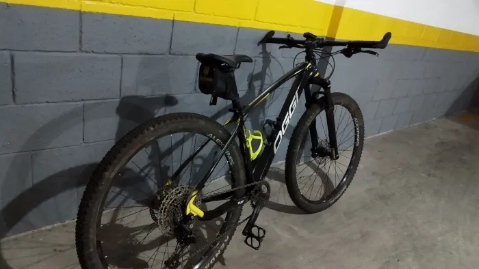 Bicicleta MTB - OGGI 7.2 Preta e Amarela