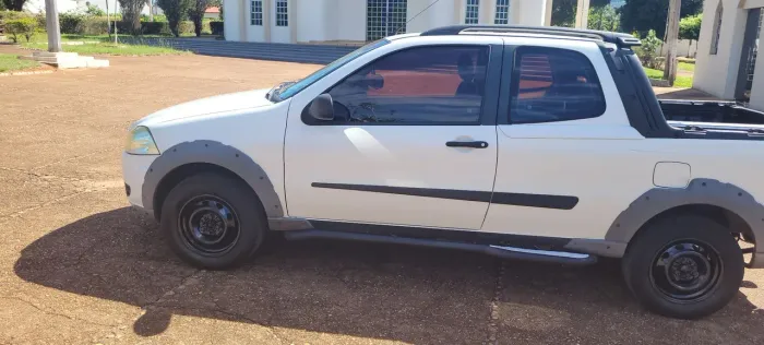 Fiat Strada Working 1.4 MPI Fire Flex 8V CD 2013