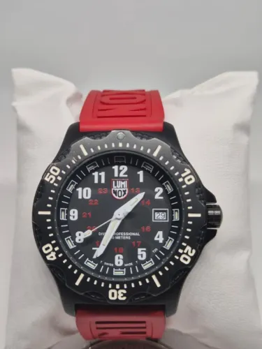 Relógio Luminox Black Ops (8400 Series), case 44mm e pulseira nova original Luminox