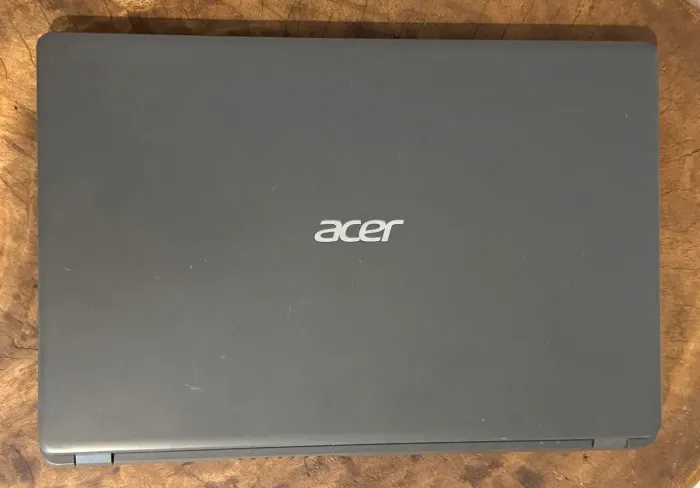 Notebook Acer Aspire RU87G6LA