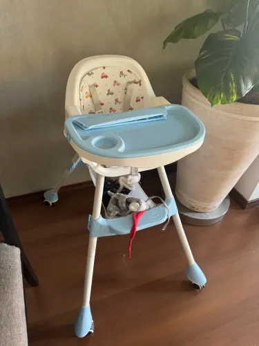 Cadeira de comer infantil