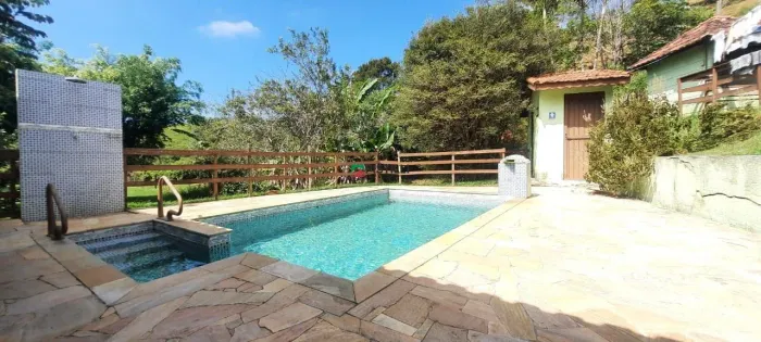 Chácara com 3 dormitórios à venda, 32 m² por R$ 1.100.000,00 - Pinheirinho - Taubaté/SP RE