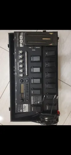 Pedaleira Line 6 POD XT Live c/ Case