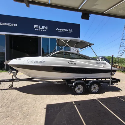 Lancha Focker 210 + 200hp