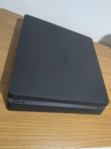 Vídeo Game PS4 - 1Tb - 2 controles