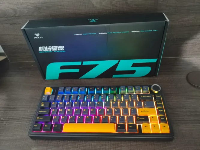 Teclado AULA F75 usada (leia a descrição)