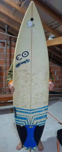 Prancha Surf 5'11" com suporte GoPro