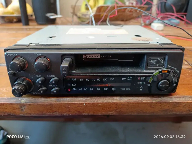 RADIO TOCA FITA AUTOMOTIVO ANTIGO**** RELÍQUIA