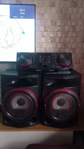 Um lindo meni mini system o som muito bom