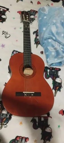 Violão semi novo