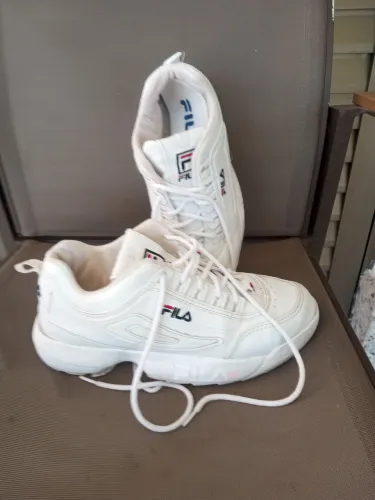 TENIS FILA$40