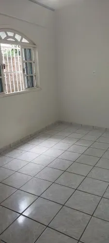 Aluga-se apartamento