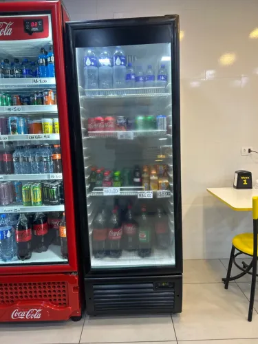 Geladeira expositora