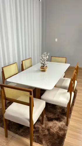 Mesa de jantar 4 cadeiras