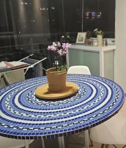 mesa de varanda em mosaico artesanal