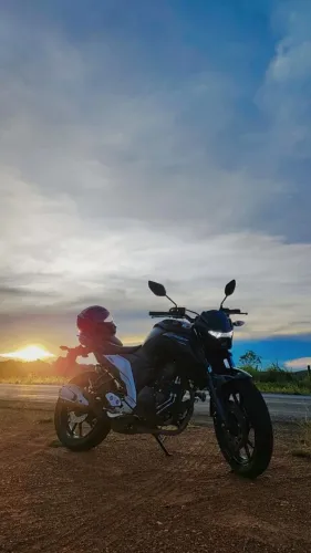 Yamaha FZ25 ano 2023.