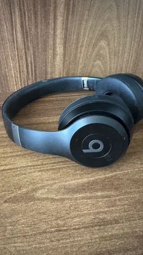 Beats Solo 4 - pra vender logo