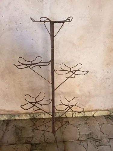 SUPORTE PARA VASOS