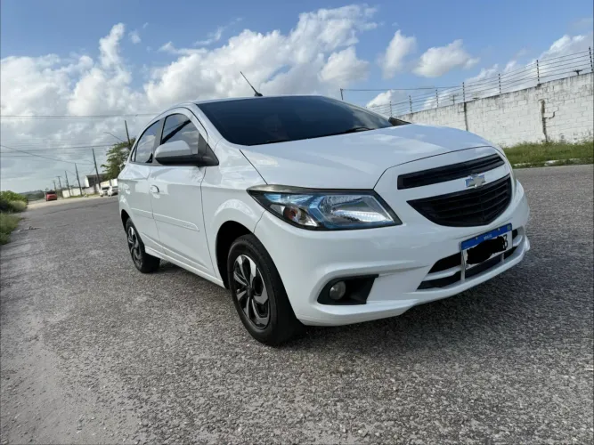 Chevrolet Onix Hatch LS 1.0 8V Flex Power Mec. 4P 2016