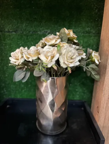 Vaso decorativo dourado 