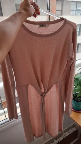Cardigã Rose Gold - Brilho Metalizado e Corte Mullet