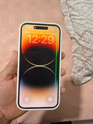 iPhone 14 Pro Max com defeito