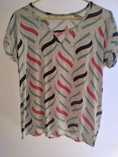 Blusa colorida (so envio)
