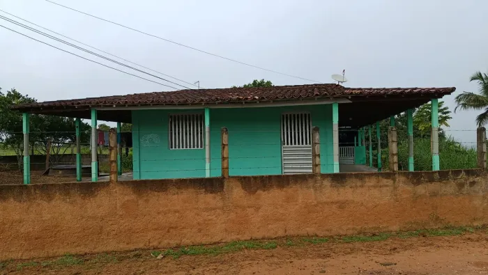 Vende-se casa em zona rural 