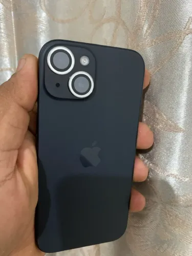 iPhone 15 todo original em ótimo estado de conservação.