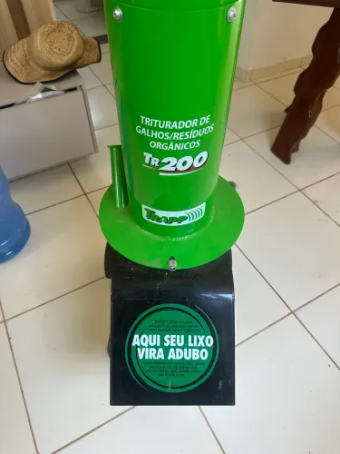 TRITURADOR DE GALHOS E RESÍDUOS TR 200 TRAP ELÉTRICO