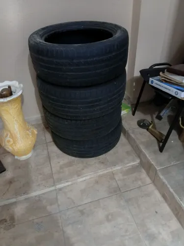 Vendo 4 pneus aro 17 semi novos
