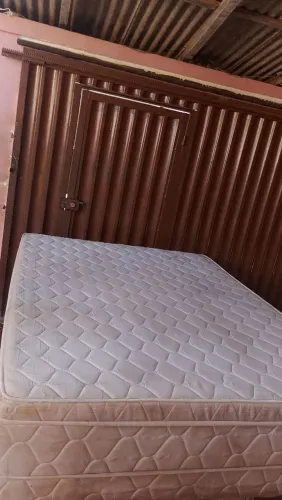 Vendo essa cama box casal .usada