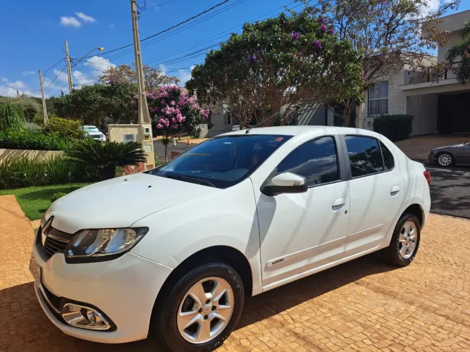 Renault Logan Dynamique Flex 1.6 16V 4P 2017