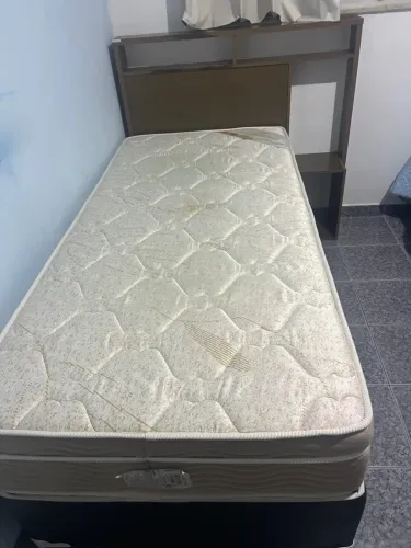 Cama solteiro com cabeceira