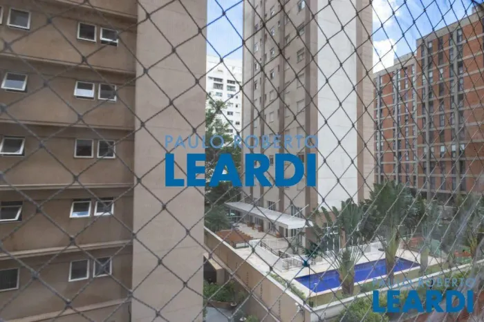 APARTAMENTO - MOEMA - SP