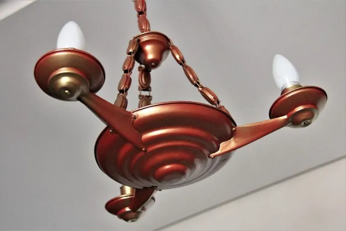 Lustre Art Deco Asa Barata c/ 3 Lamps - Cor Vermelho Fogo - Ano 1940